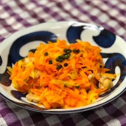 Жареный картофель и морковь с майонезом