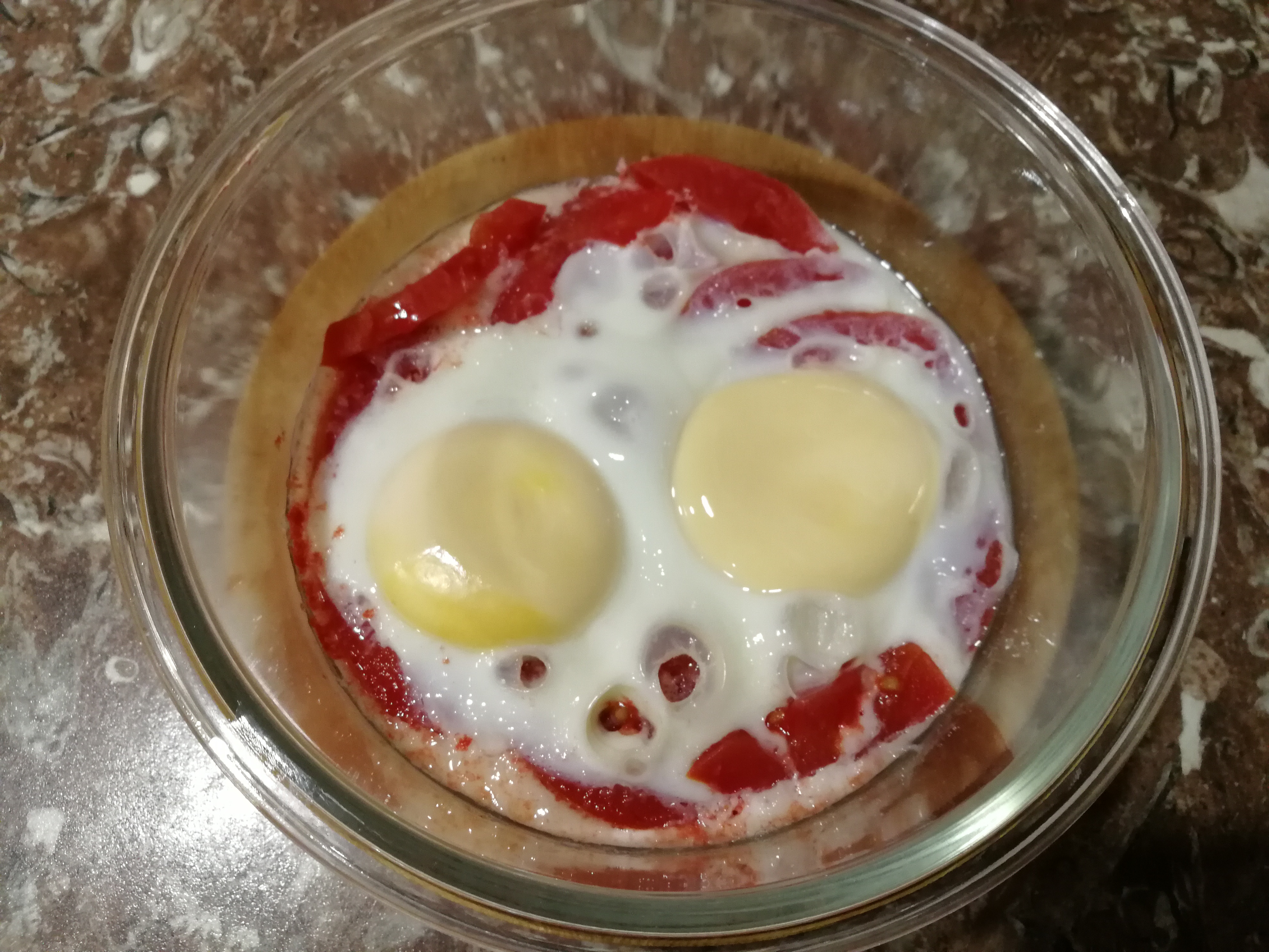 Яичница с помидорами в пароварке
