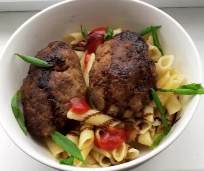 Котлеты с макаронами.😋