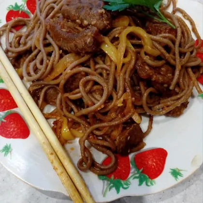 Гречневая лапша Soba с говядиной