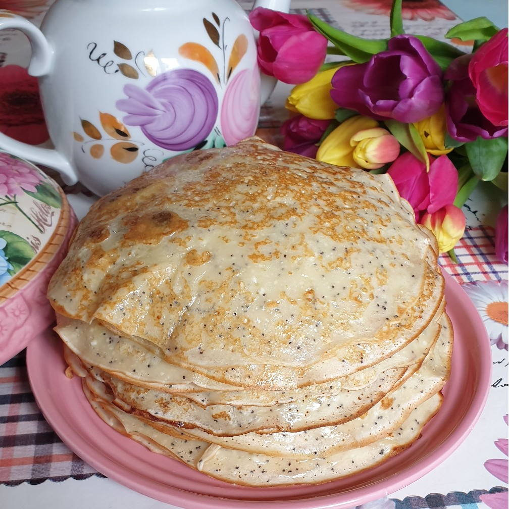 Творожные блины с маком и изюмом