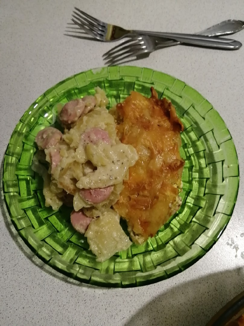 Картофель запечённый с сосисками