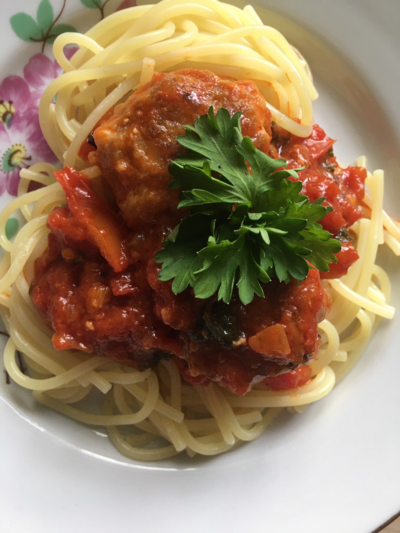 Мясные шарики в томатном соусе