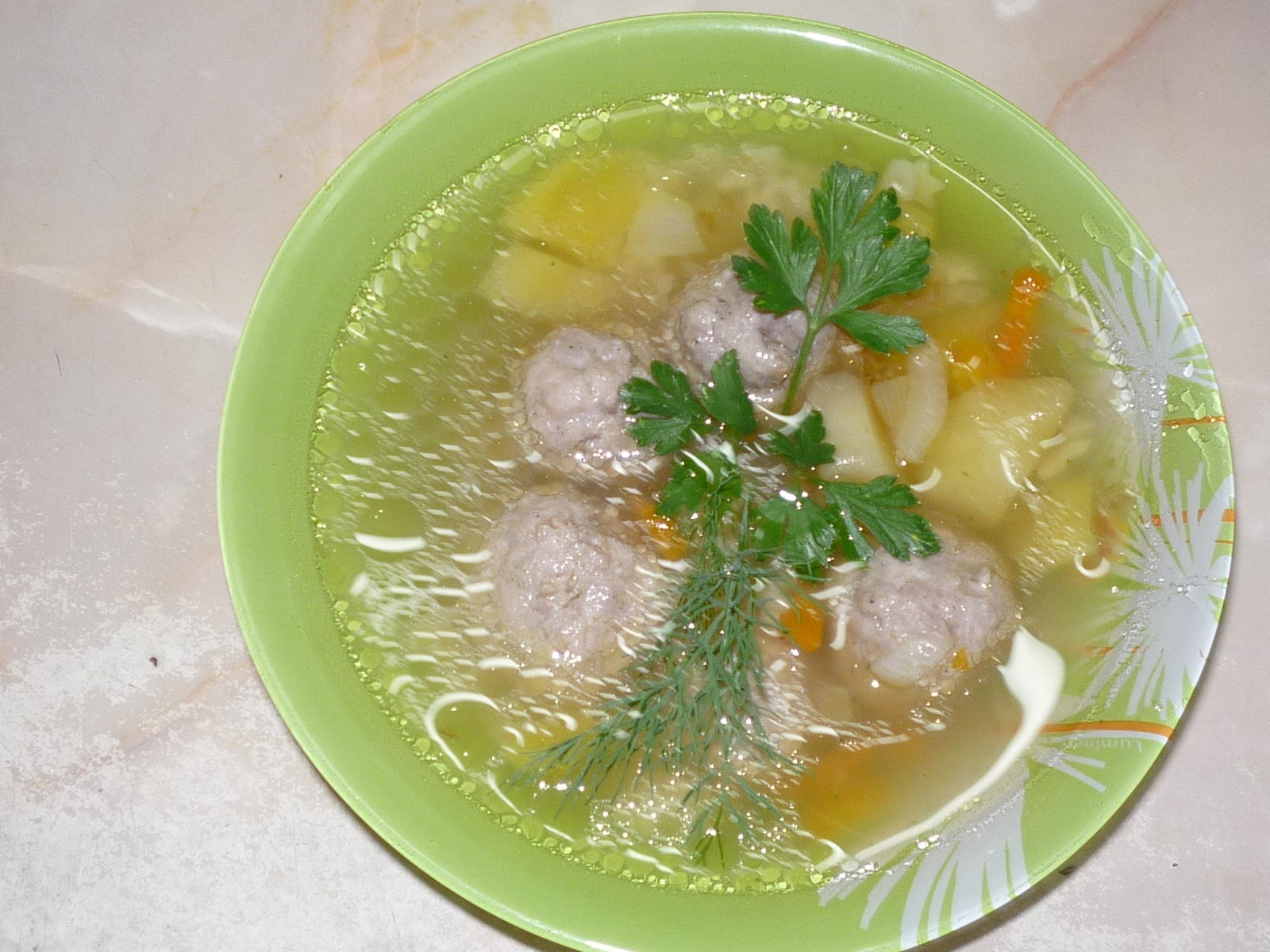 Суп с вермишелью и фрикадельками