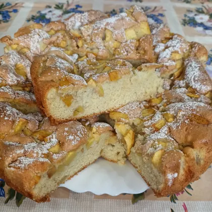 Шарлотка с яблоками