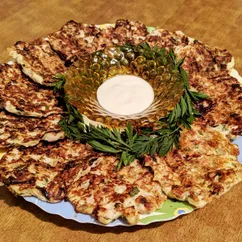 Кабачковые оладьи с курицей