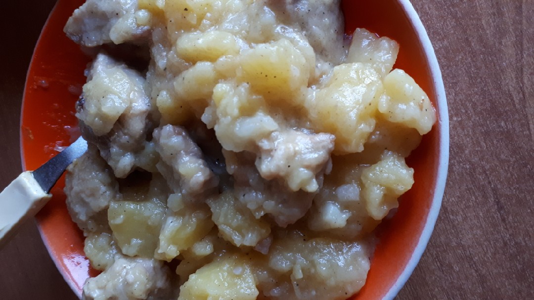 Свинина, тушеная с картофелем