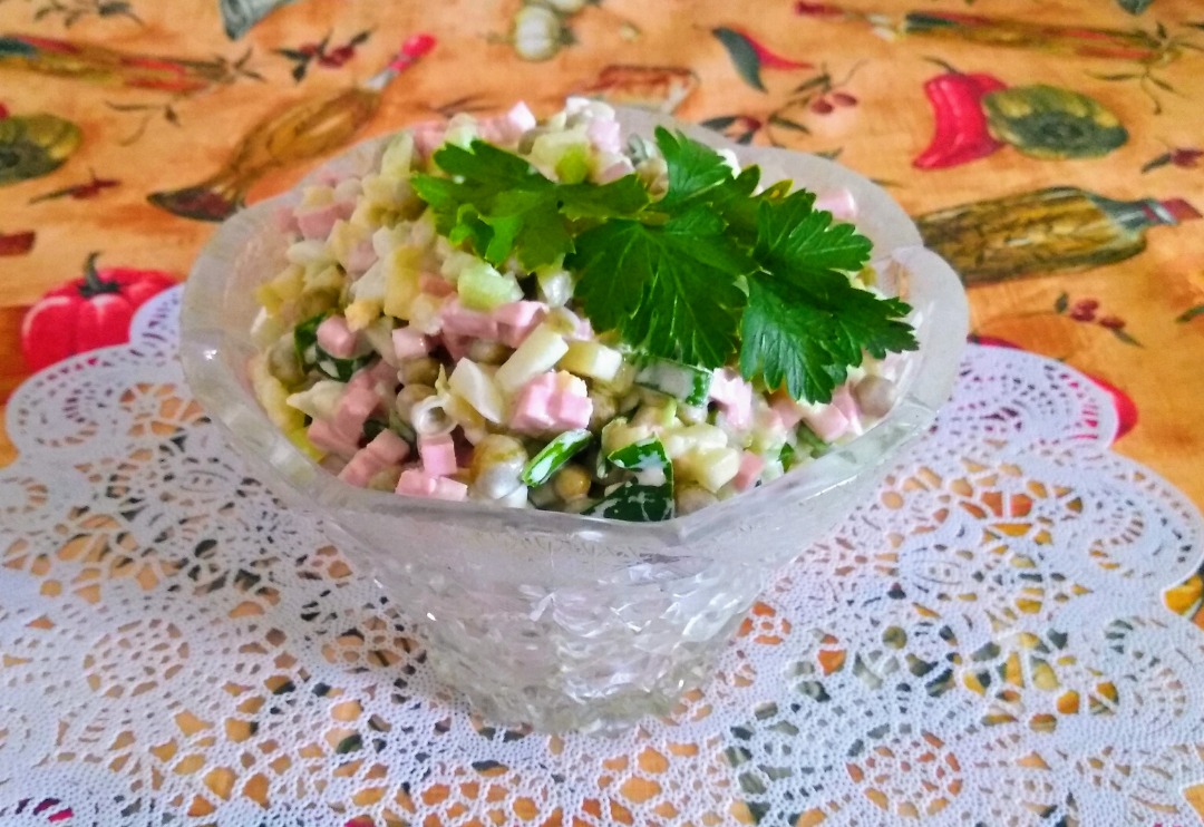 Праздничный салат Оливье