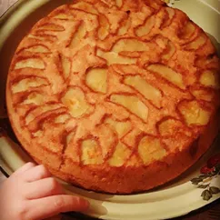 Шарлотка с яблоками
