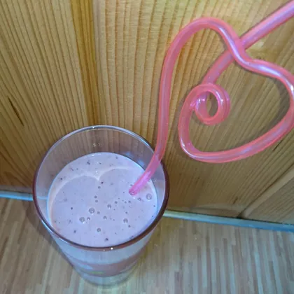 Молочный коктейль с фруктами и овсяными хлопьями#чемпионатмира#россия