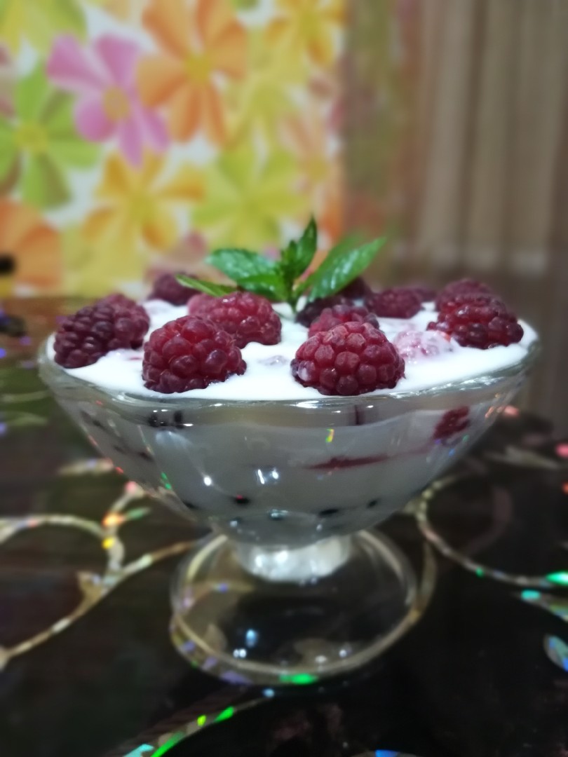 Желе с прослойкой из свежих ягод