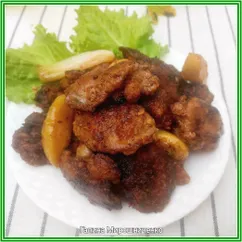 Печень с яблоками