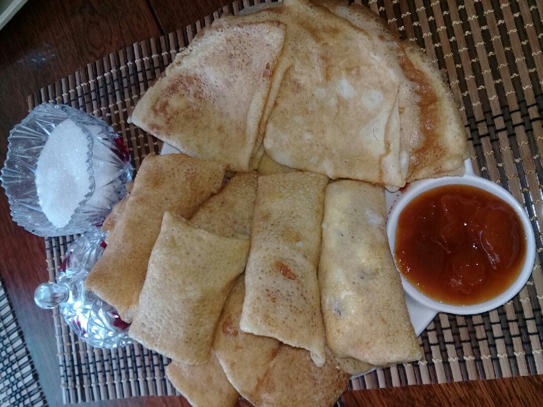 Блинчики с изюмом и творогом