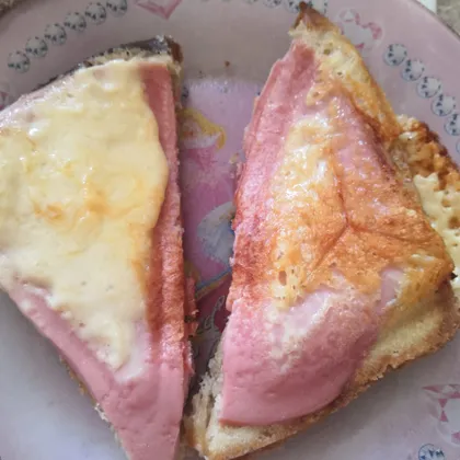 Горячий бутерброд - рецепт сына 😋😁
