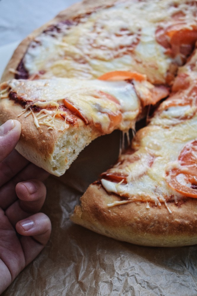 Тесто для пиццы на молоке — рецепт с фото