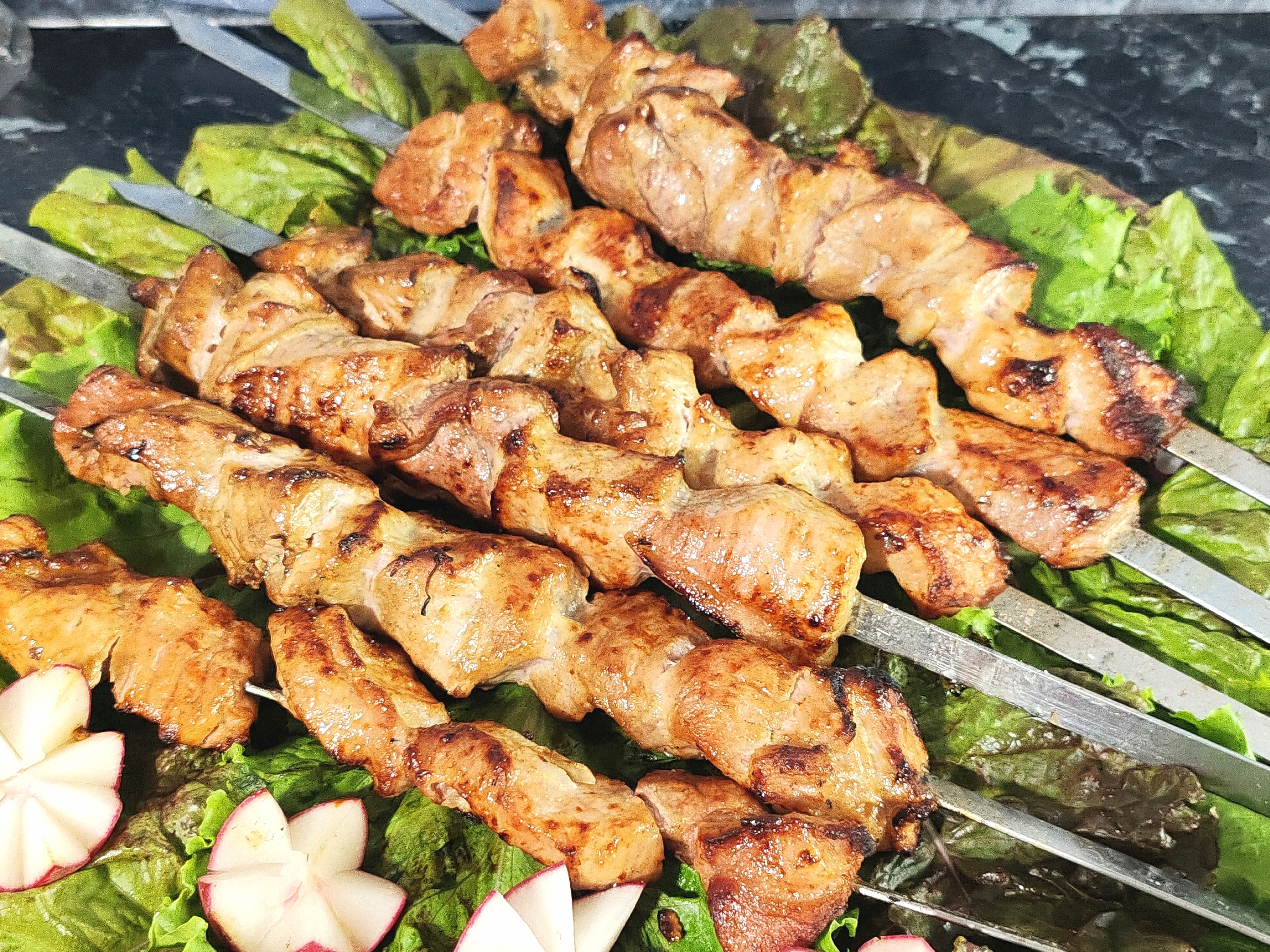 Шашлык из свинины маринованный с майонезом и луком
