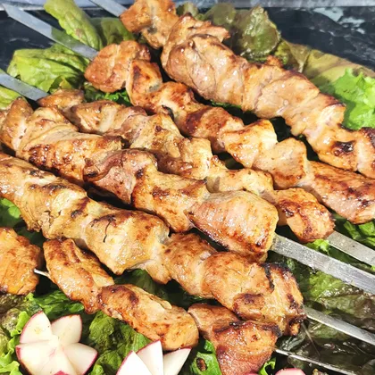 Шашлык из свинины маринованный с майонезом и луком