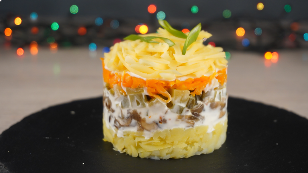 Невероятно красивый салат на ваш праздничный стол из простых продуктов!
