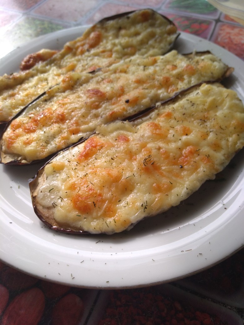 Баклажаны под сыром