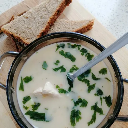 Лёгкий суп с грудкой и сыром