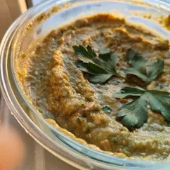 Хумус из маша с семечками 