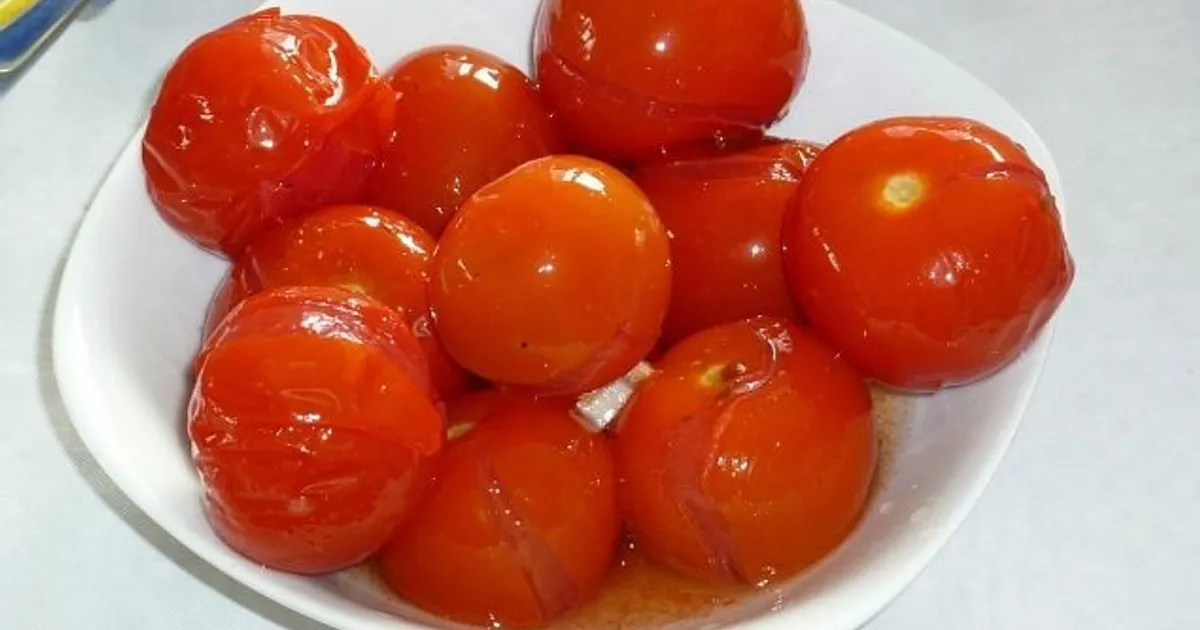 Помидоры черри малосольные помидоры черри. Азбука вкуса томаты. Вкус маринованных помидоров. Помидоры закатка. Консервированные помидоры.