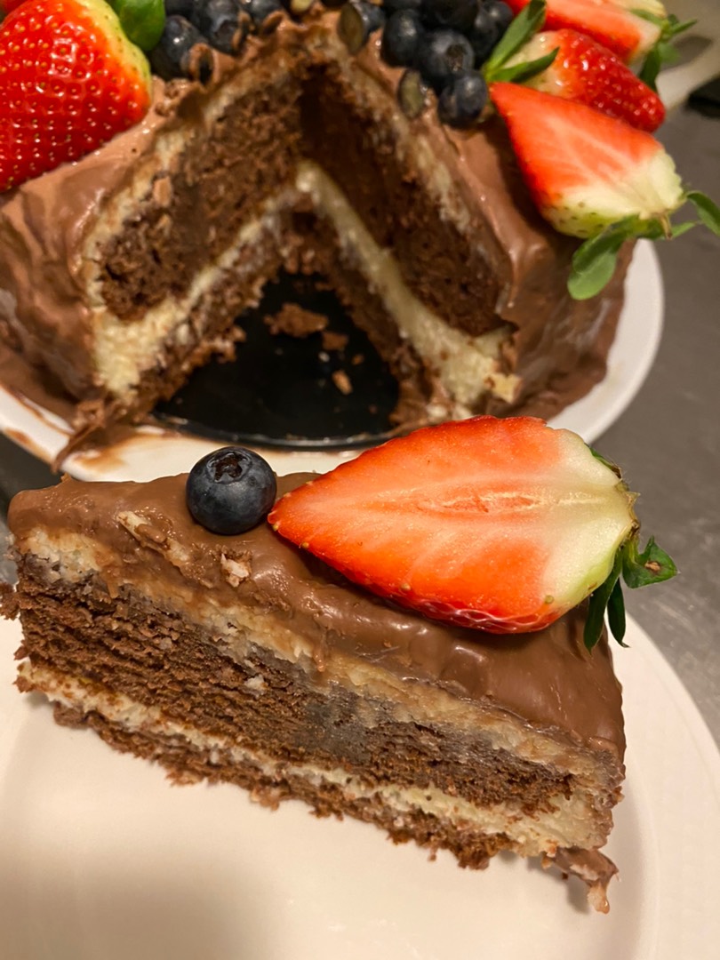 Фигурка для торта из шоколадной глазури Геометрический медведь