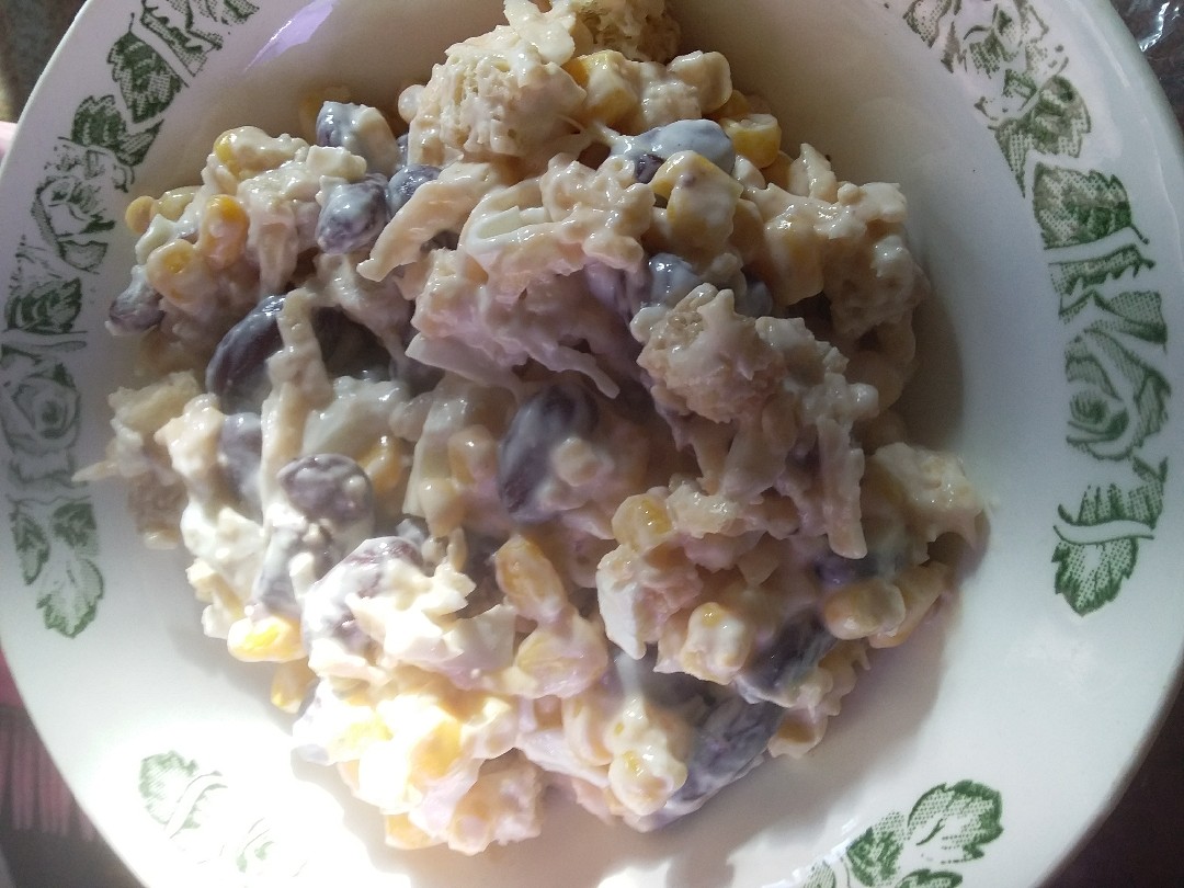 Свежий салат с фасолью и сухариками – простой и вкусный рецепт с фото (пошагово)