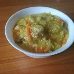 Кукурузная каша с овощами и мясом