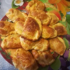 Слоёные пирожки с мясом