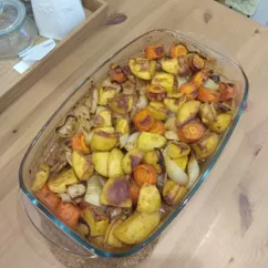 Курочка под овощами