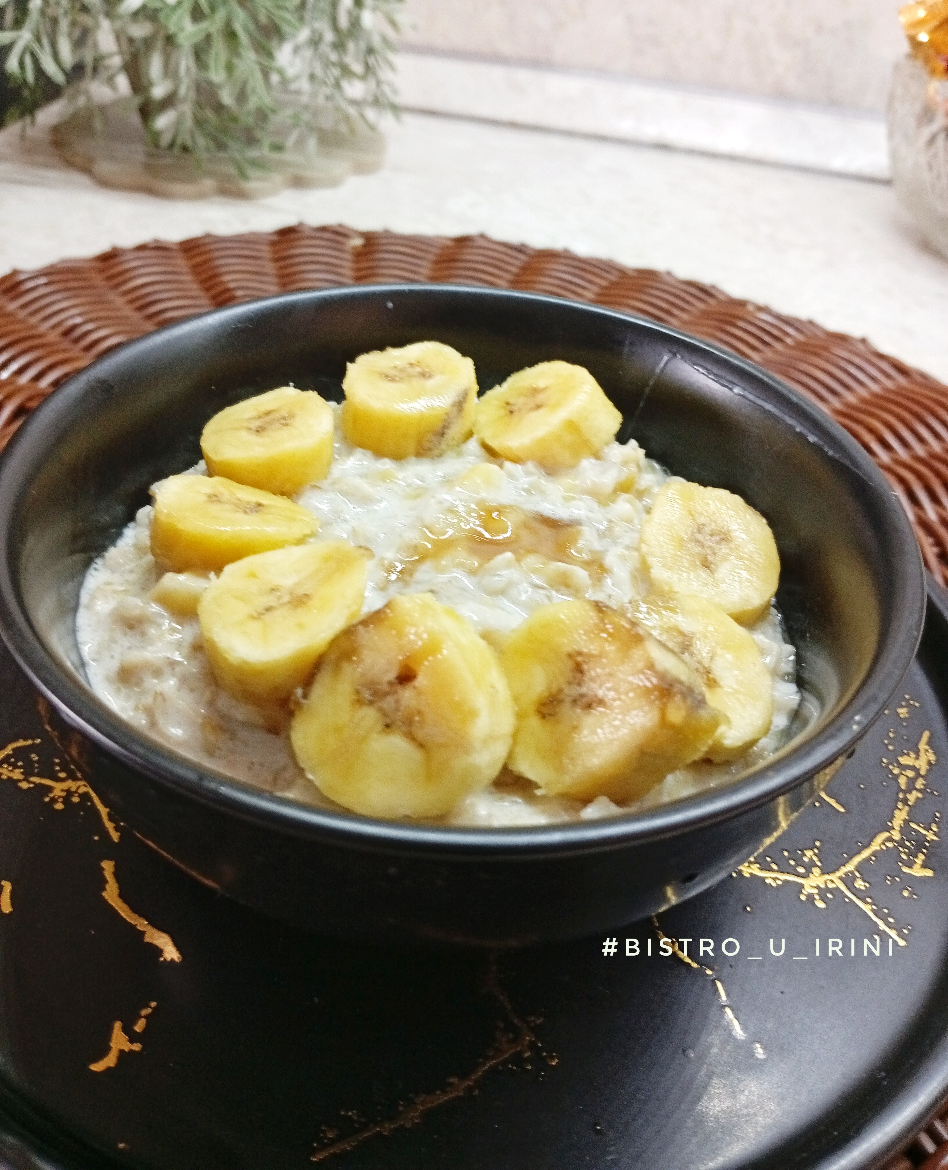Овсяная каша с бананом и мёдом