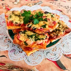 Мини- пиццы на слоеном тесте в духовке 