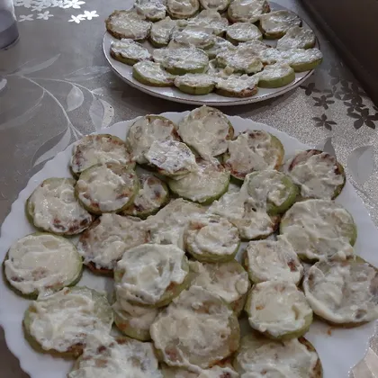 Жареные кабачки с чесноком и майонезом