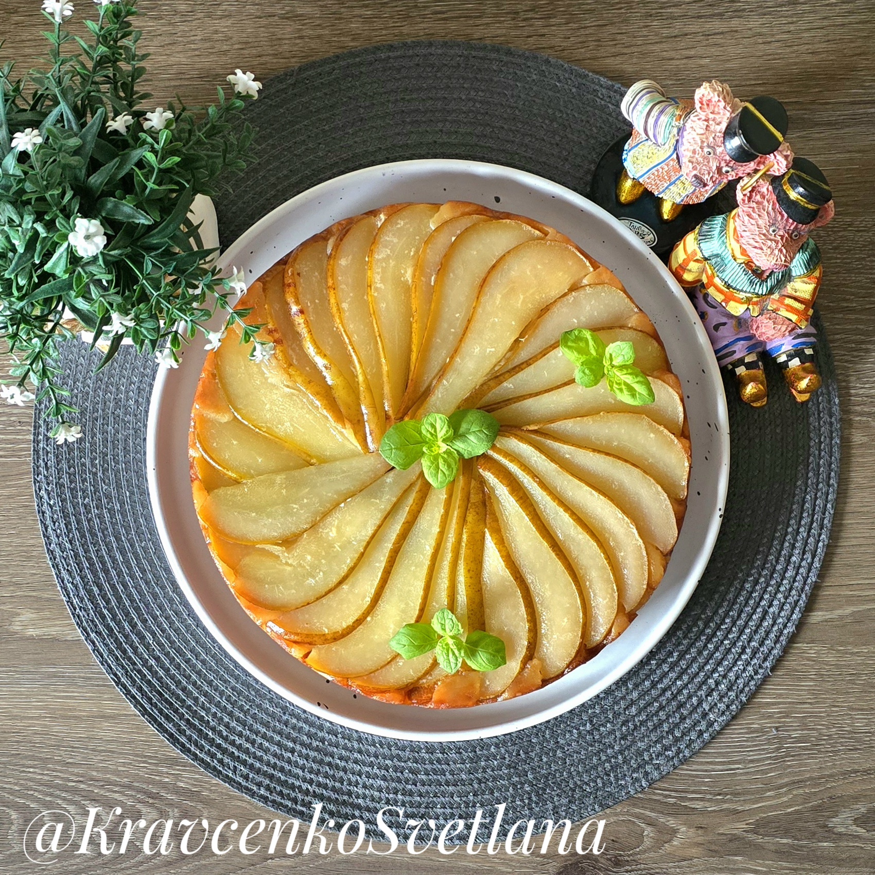 Рикотник с грушей