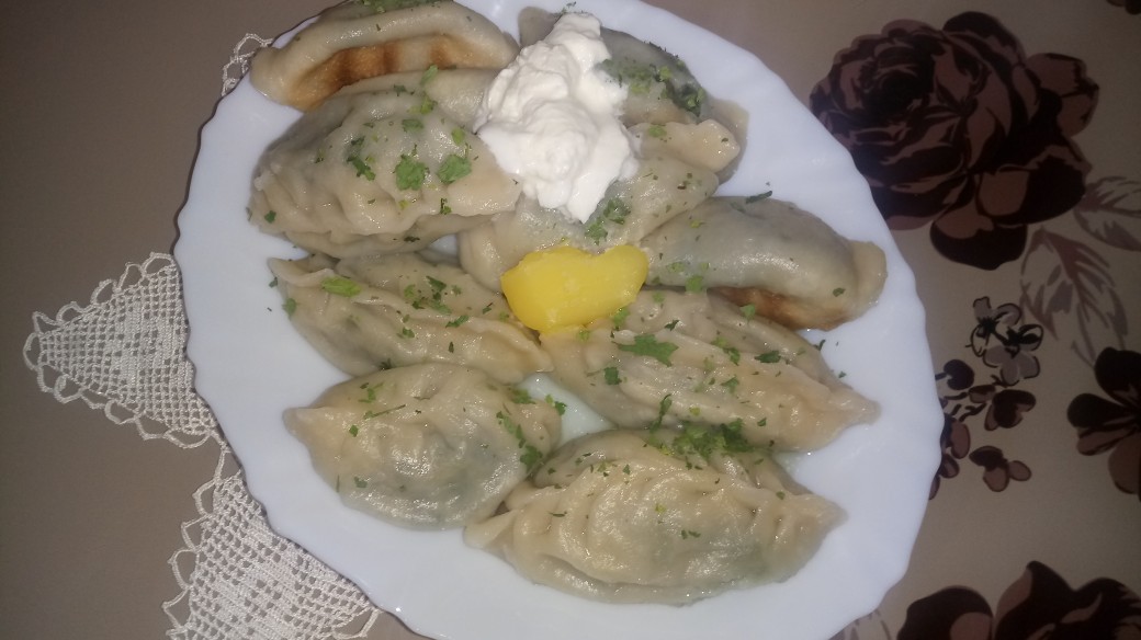 Манты с мясом и крапивой