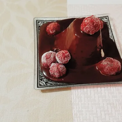 Пасха в шоколаде с клубникой