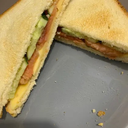 Сандвич с лососем