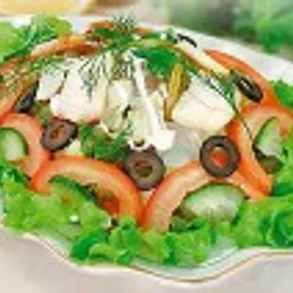 Салат из осетрины с помидорами