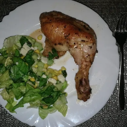 Идея для Пп ужина - запечённые куриные ножки с салатом