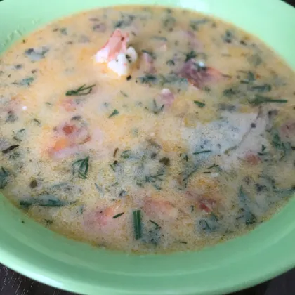 Сливочный суп с креветками и чоризо
