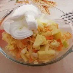 Салат с квашеной капустой