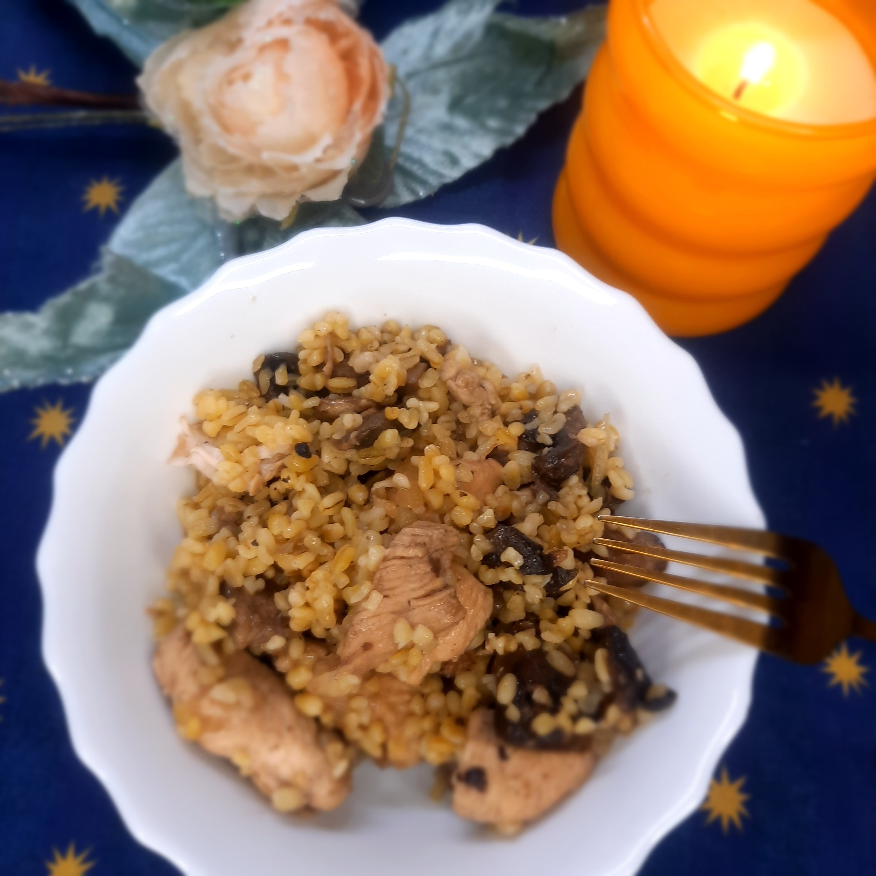 Булгур с куриным филе и шампиньонами