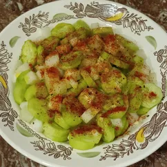 Салат с дыней и дайконом