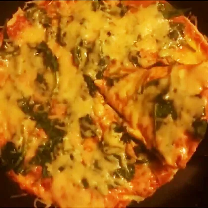 Творожная пицца со шпинатом и сыром
