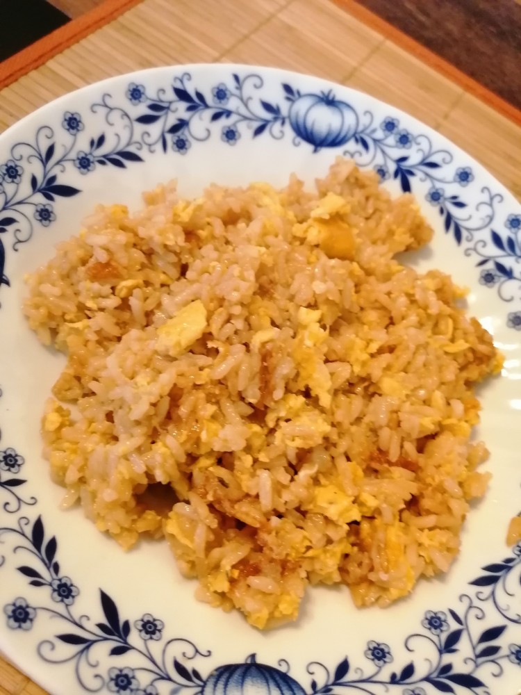 Жареный рис с яйцом