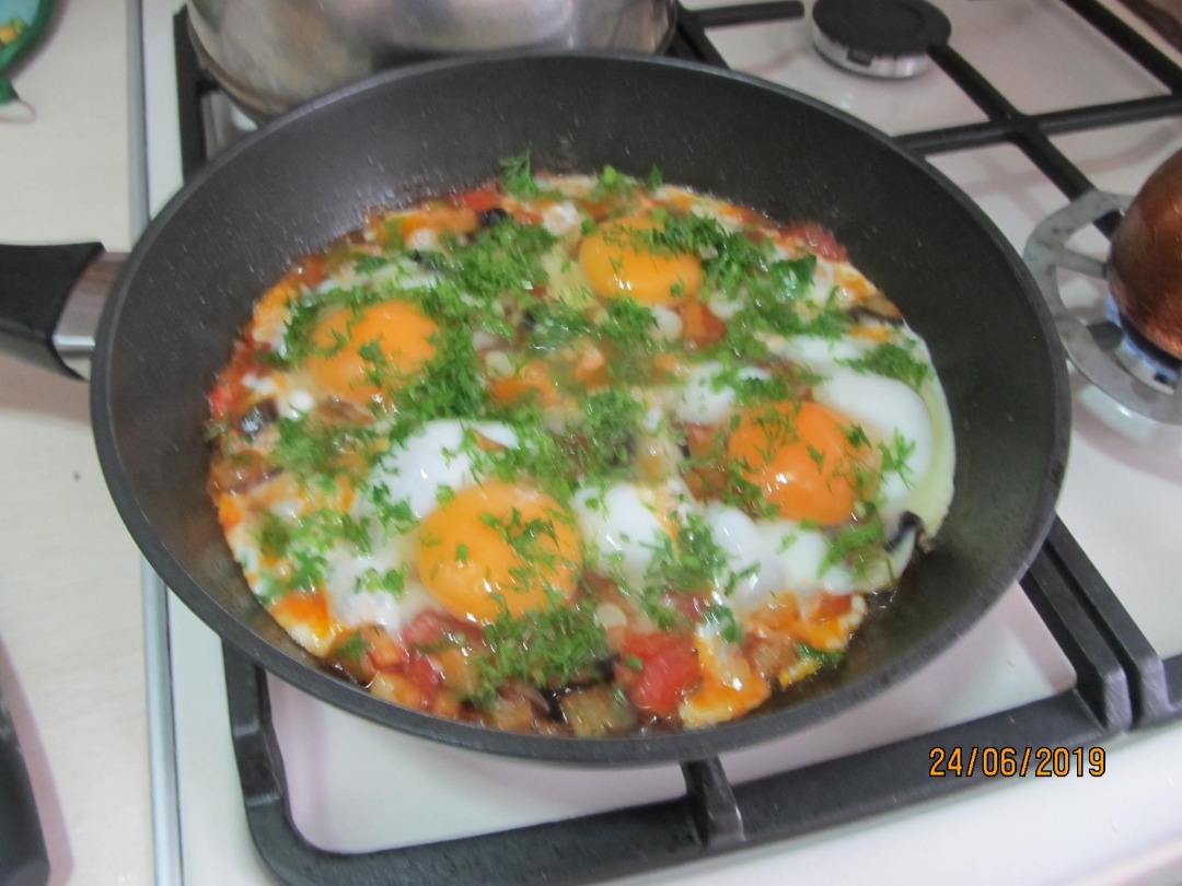 Яичница с баклажанами и помидорами 🥚🥚🍅🍅🍆🍆