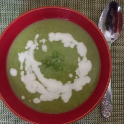 Суп-пюре из зеленого горошка с кокосовым молоком