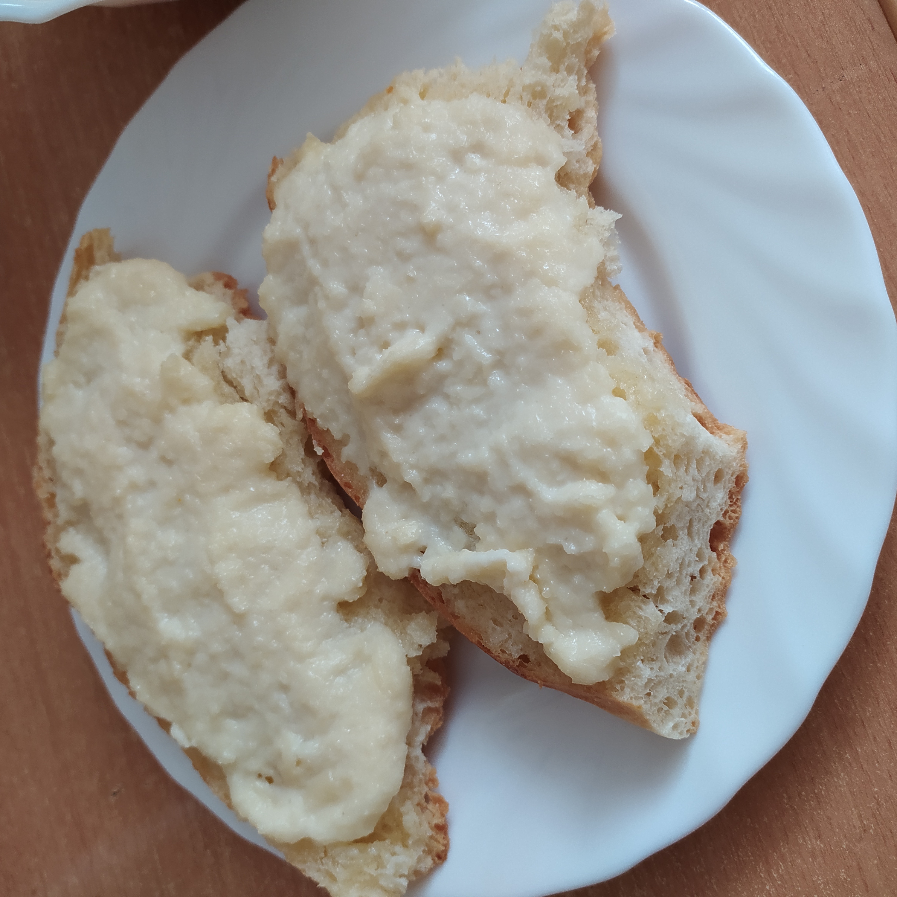 Хрустящие бутерброды с веганским сыром в духовке