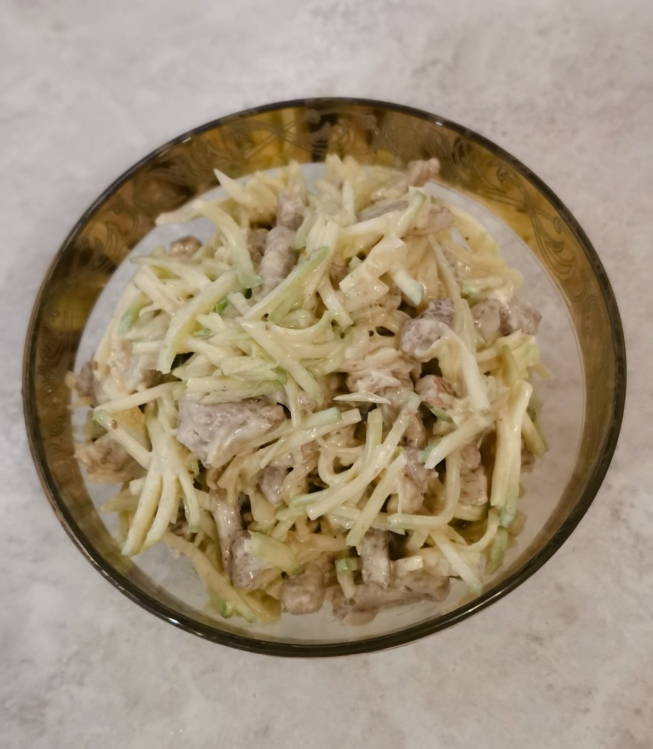 Рецепт: Салат с редькой и капустой 